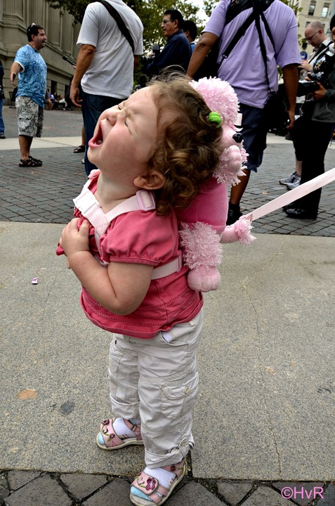 CHILD SCREAMING!!!!!!!!!!!!!!!!