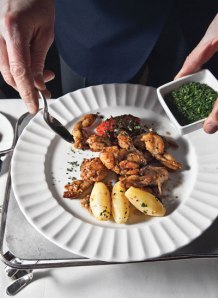 The final result - sauteed frogs legs