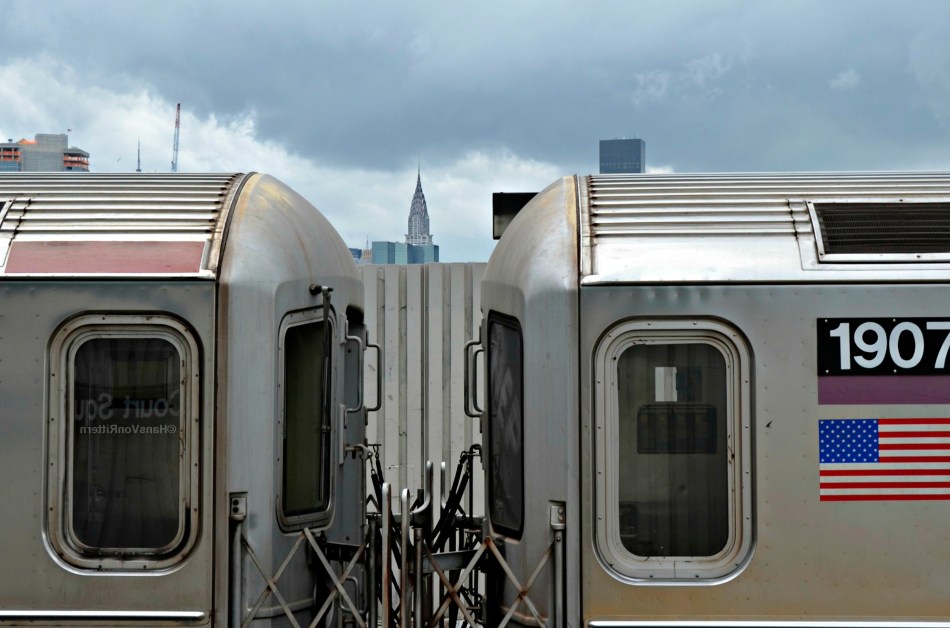 #7 train, Court Street Station, before the station's  renovation. 